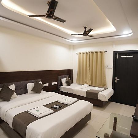Hotel Dev Kripa Ujjain Eksteriør bilde