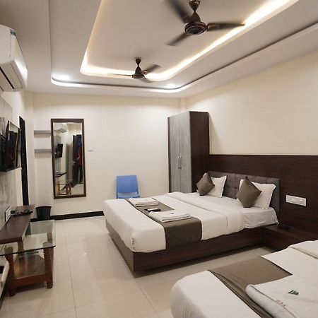 Hotel Dev Kripa Ujjain Eksteriør bilde