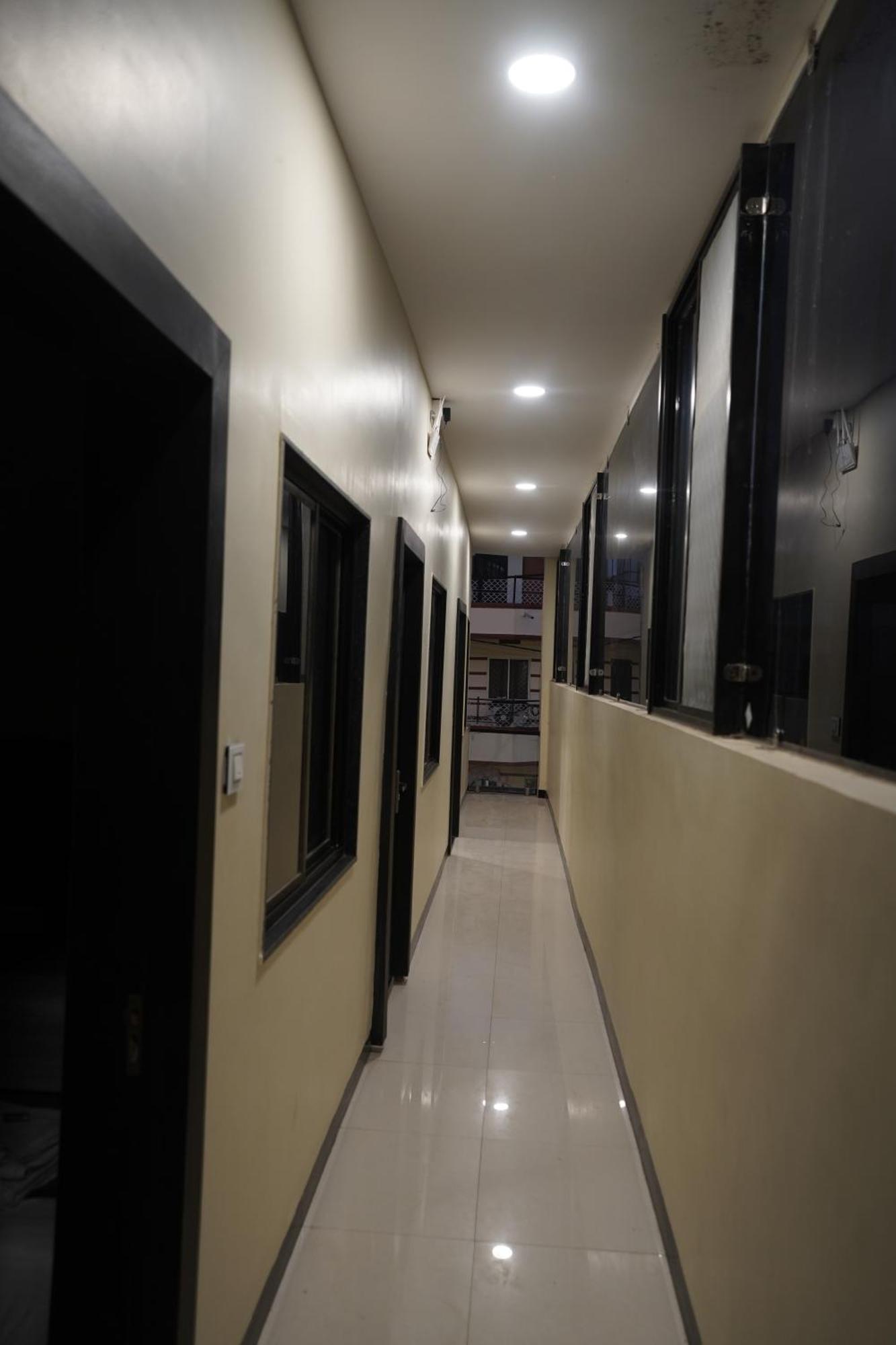 Hotel Dev Kripa Ujjain Eksteriør bilde